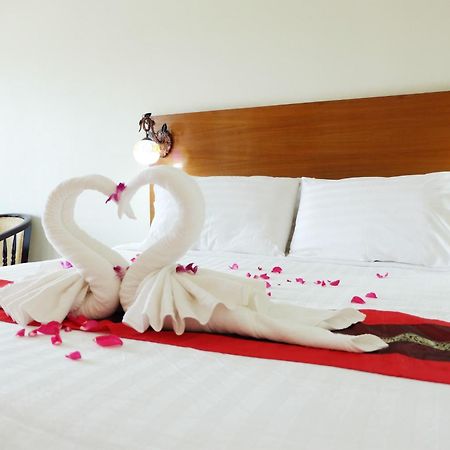 Chaophayathara Riverside Hotel Chainat Экстерьер фото