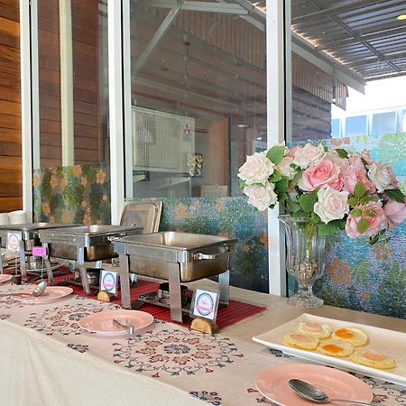 Chaophayathara Riverside Hotel Chainat Экстерьер фото