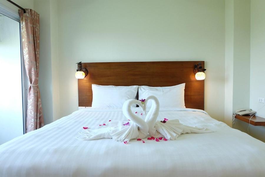 Chaophayathara Riverside Hotel Chainat Экстерьер фото