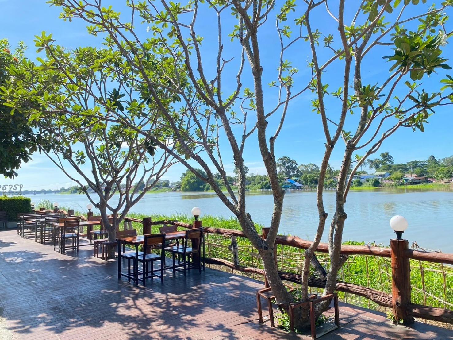 Chaophayathara Riverside Hotel Chainat Экстерьер фото