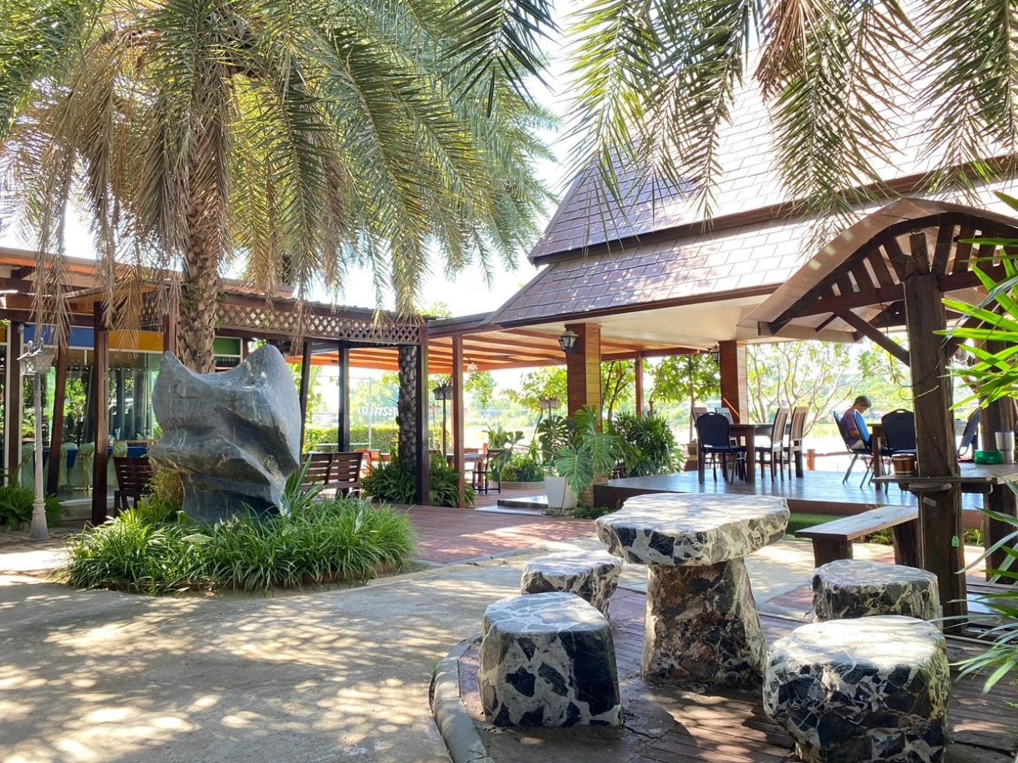Chaophayathara Riverside Hotel Chainat Экстерьер фото