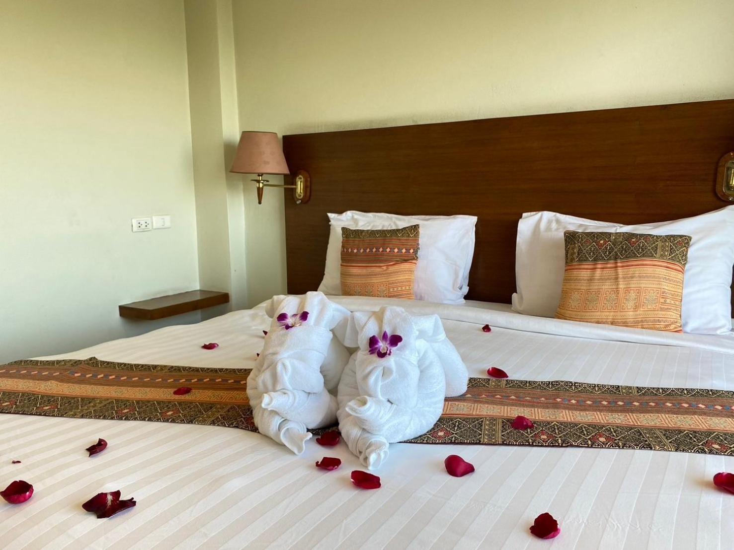 Chaophayathara Riverside Hotel Chainat Экстерьер фото